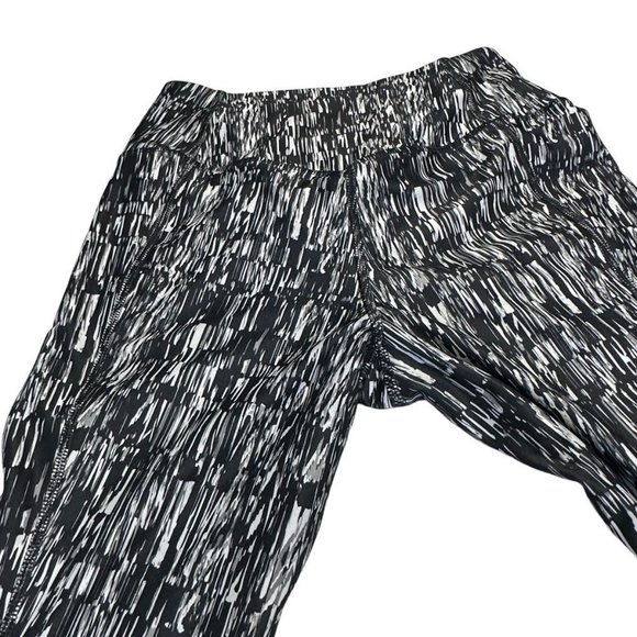 Nike Dry Fit Capri Workout Leggings - Picture 7 of 7